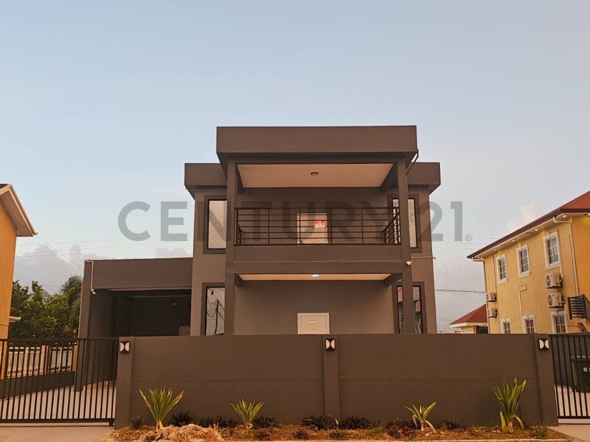 FULLY FURNISHED MODERN 2-BEDROOM HOUSE IN ECCLES